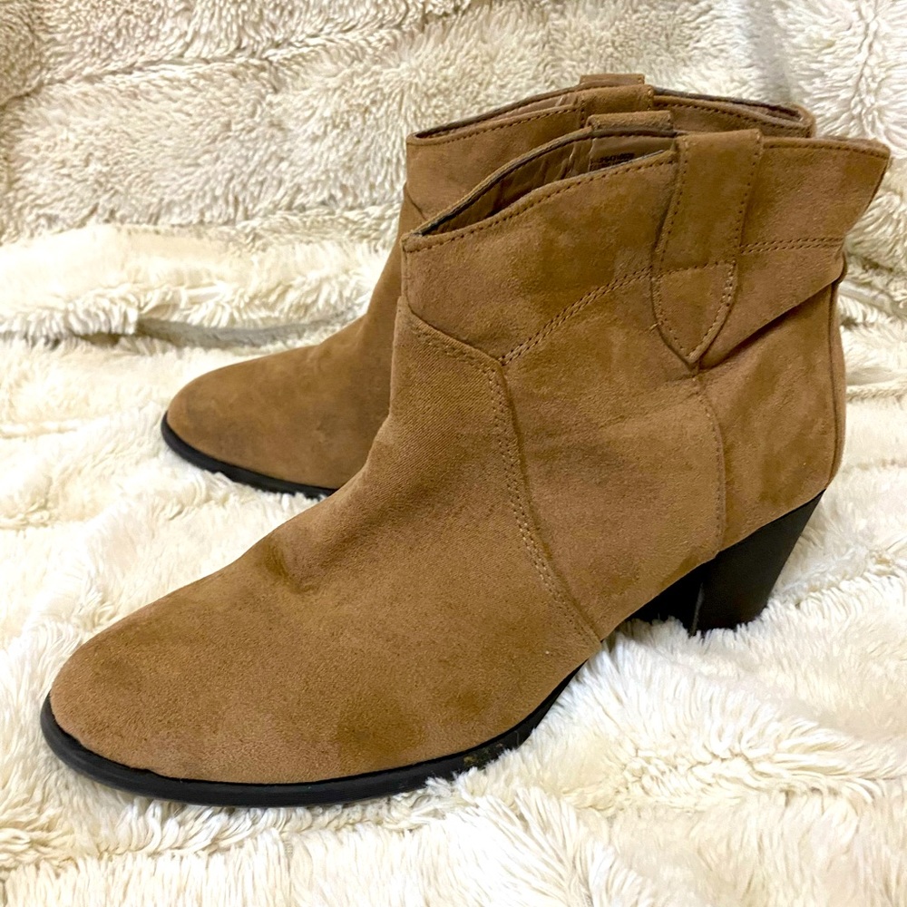 Sued Bootie’s